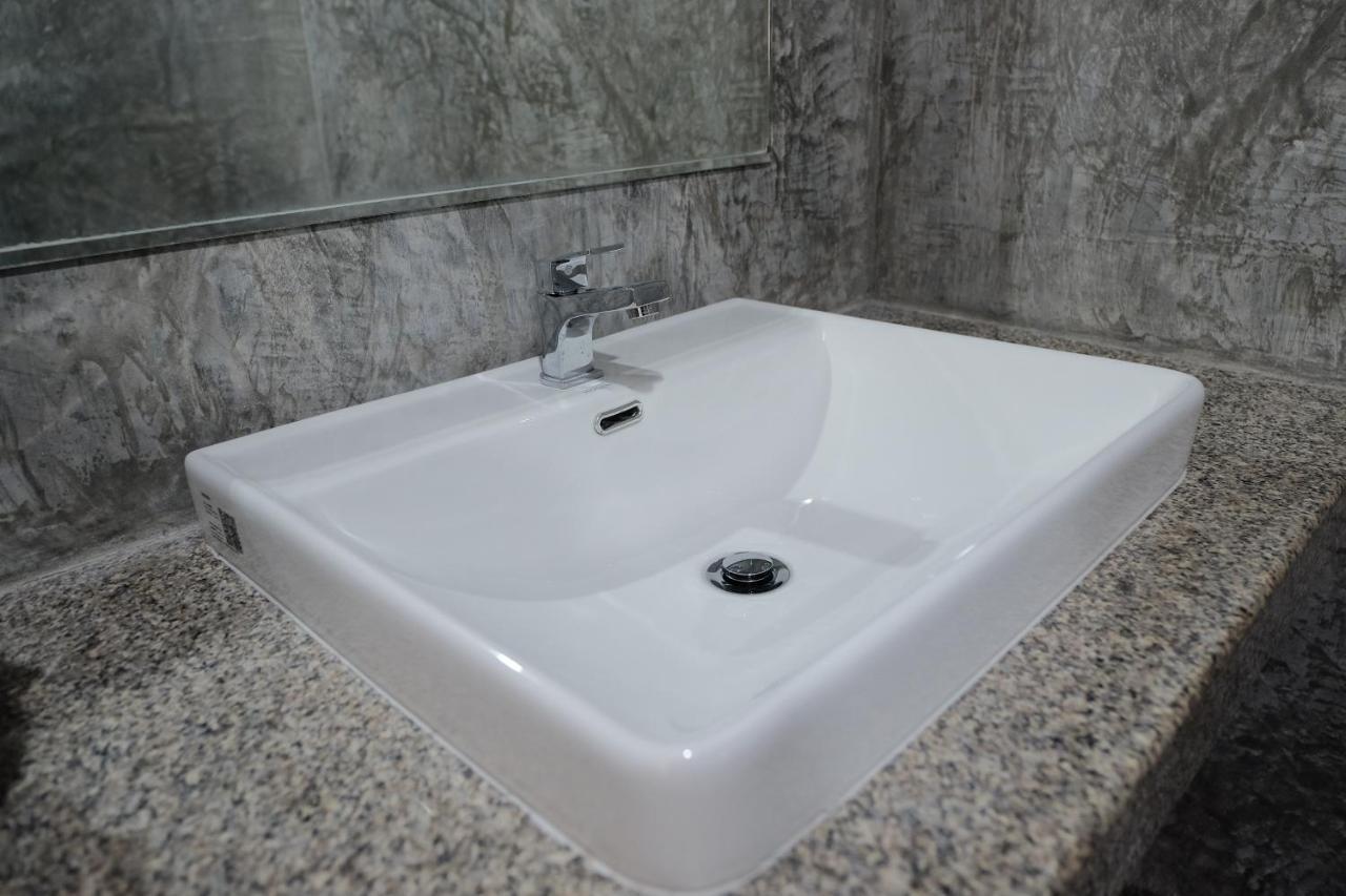 Апартаменты Baan Khun Pra Duplex Rm3 Бангкок Экстерьер фото